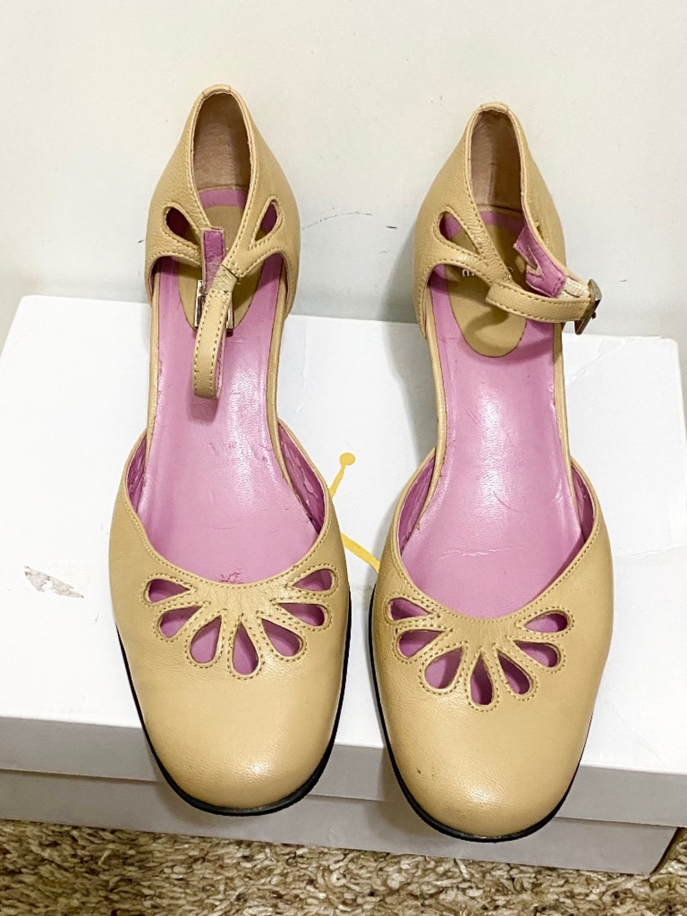 Me Too  Mary Jane Size 7.5 Women’s  Crème Sandals